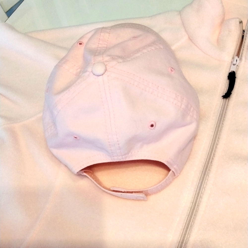 Ladies fleece jacket and baseball cap in pink - Picture 11 of 13